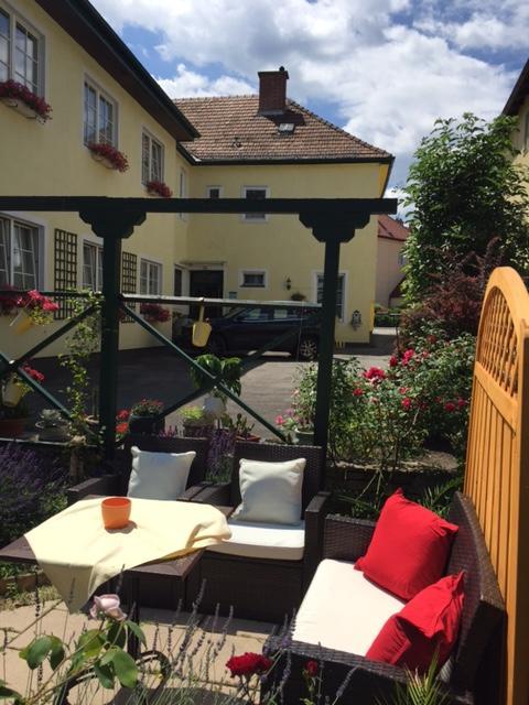 Hotel Pension Alte Muehle Klosterneuburg Exterior photo